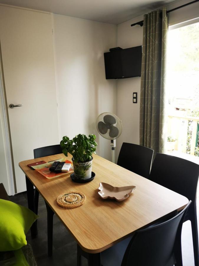 Mobil Home Neuf Camping L Ile Dor Plage St Raphael Avec Piscine Saint-Raphael  Bagian luar foto